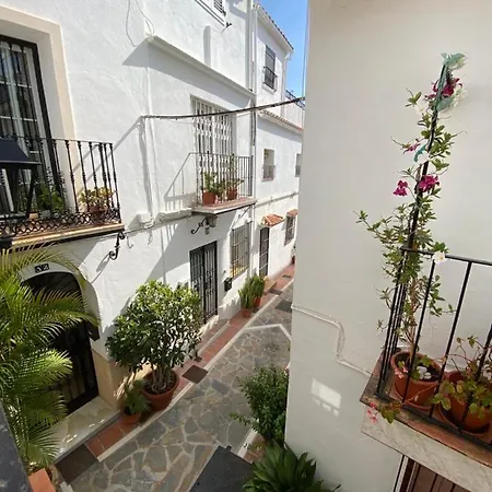Дом отдыха Idyllic Townhouse In Old Town *
